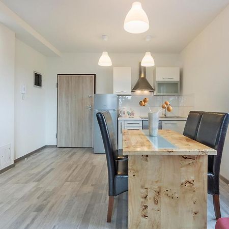 2 Bedroom Apartment Peroj Fažana Buitenkant foto