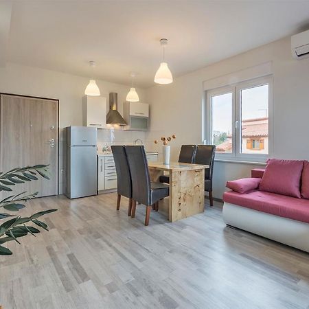 2 Bedroom Apartment Peroj Fažana Buitenkant foto
